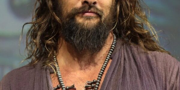 Jason_Momoa_filme_comentado